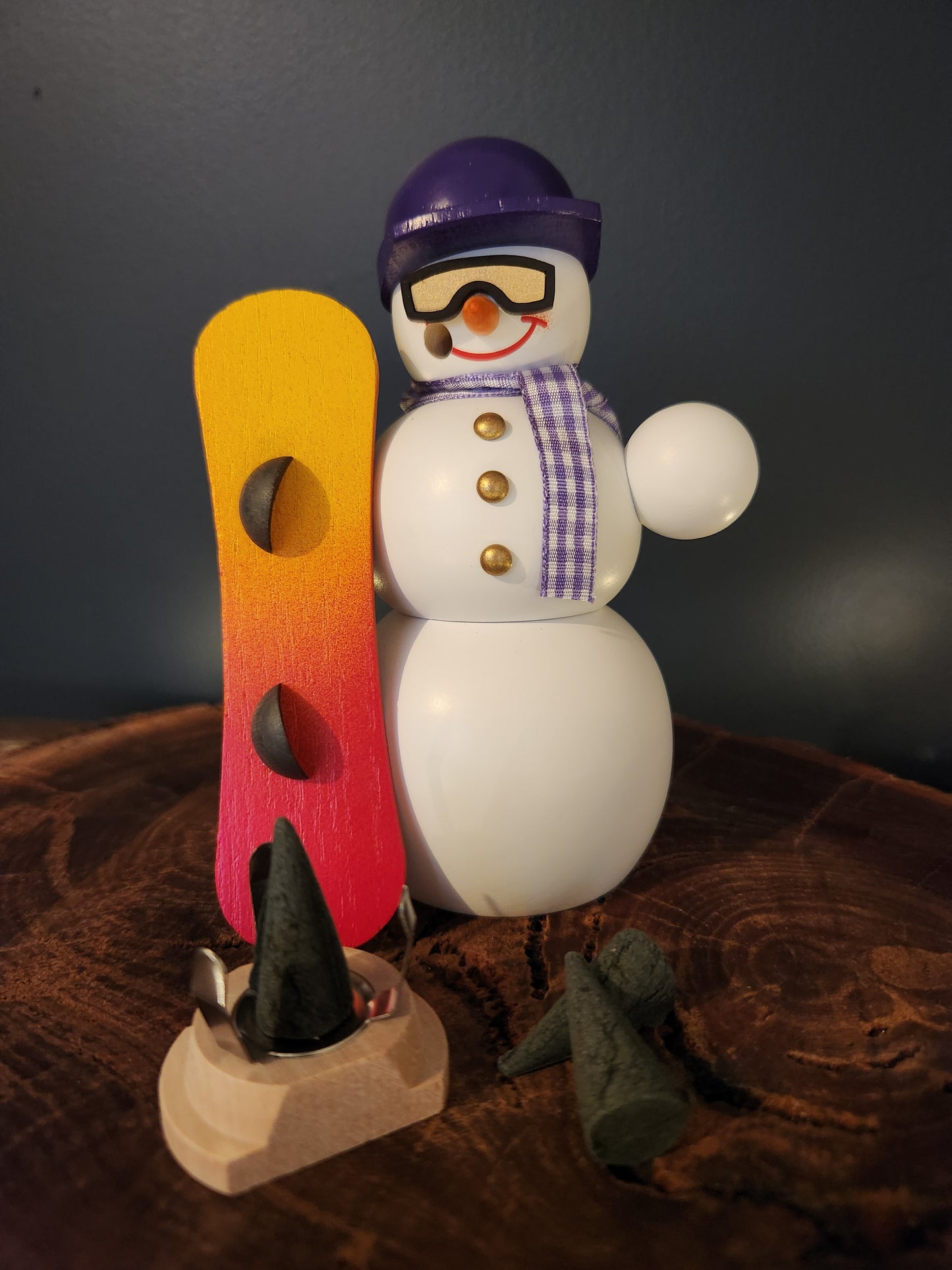 Incense figure - Snowman Snowboarder