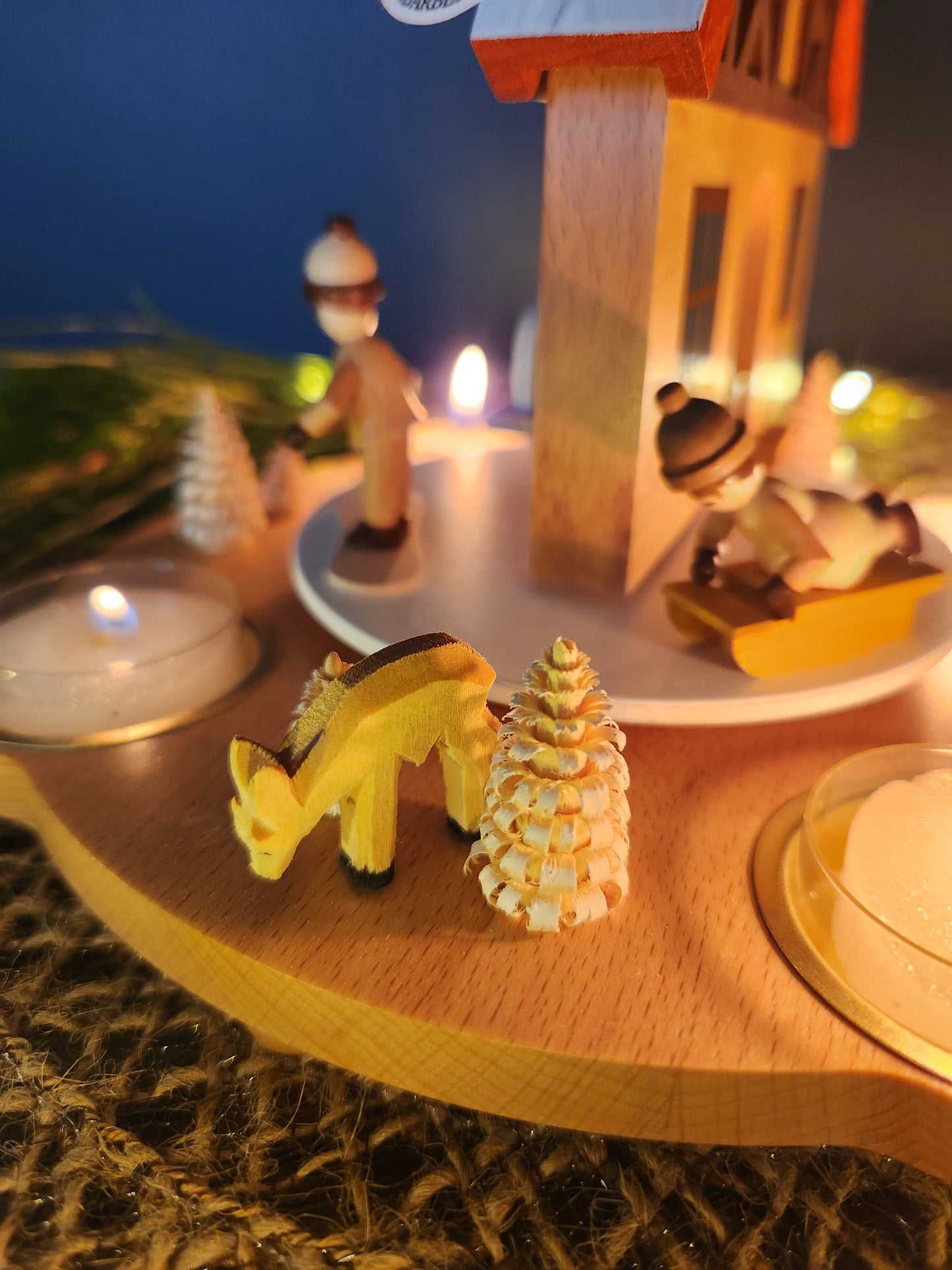 Pyramid Winter Children for tea lights