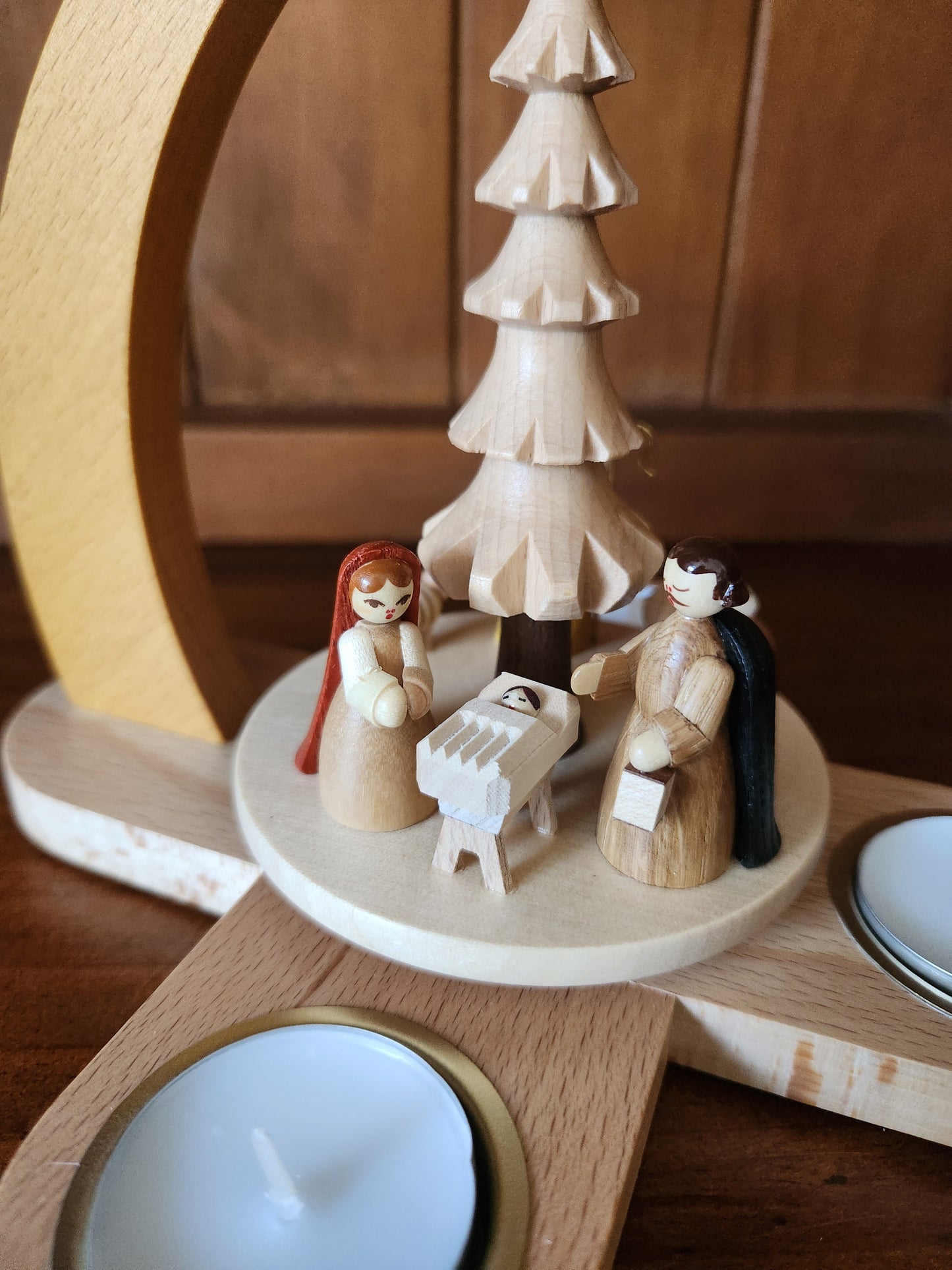 Pyramid Nativity for tea lights