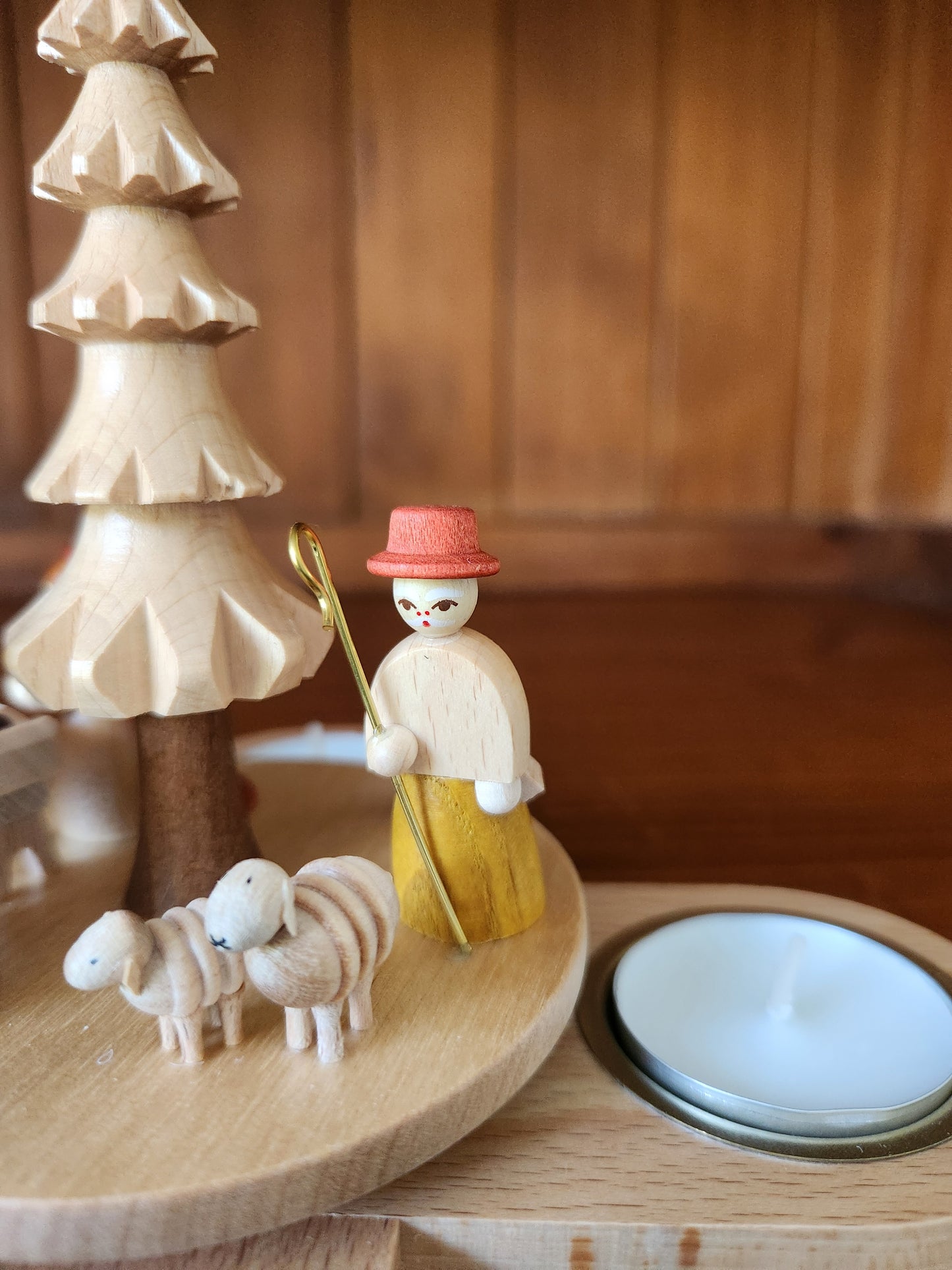Pyramid Nativity for tea lights
