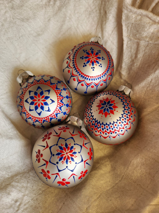Sorbian Christmas Bauble (Silver - red/blue)