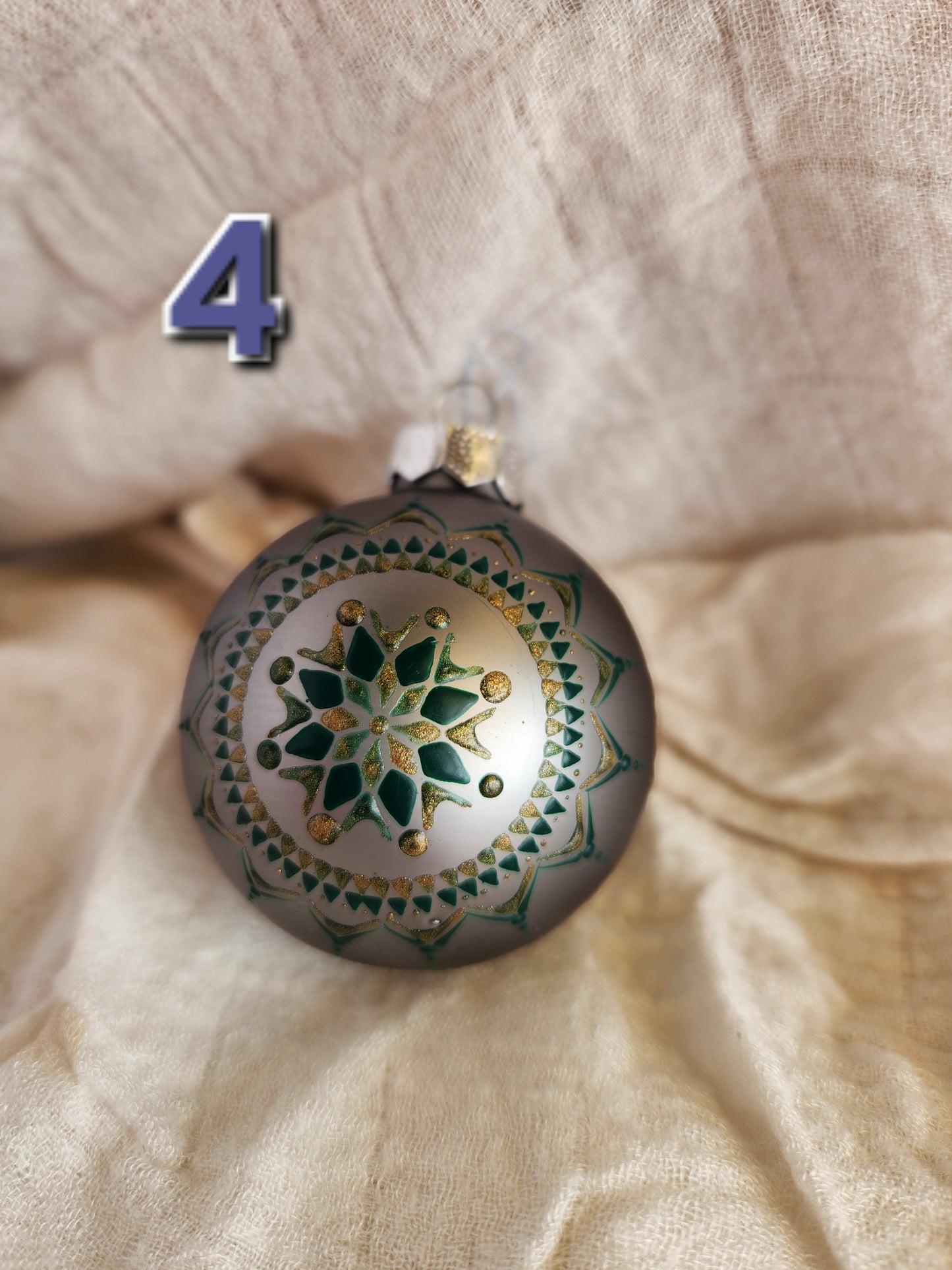 Sorbian Christmas Bauble (Grey - green/gold)