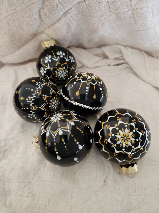 Sorbian Christmas Bauble (Black - white/gold)