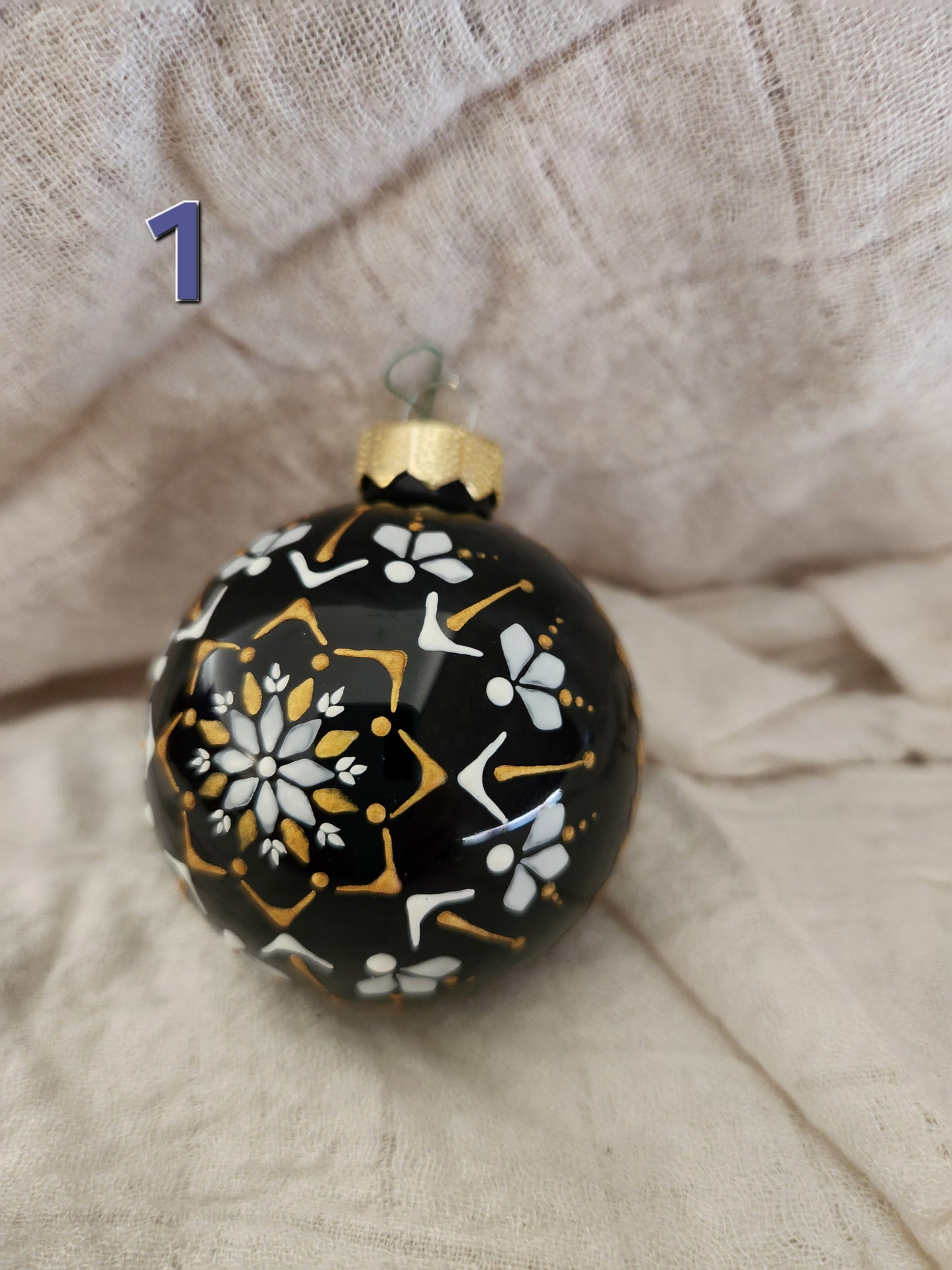 Sorbian Christmas Bauble (Black - white/gold)