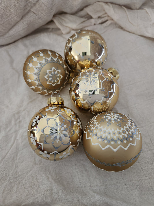 Sorbian Christmas Bauble (Gold - white/silver)