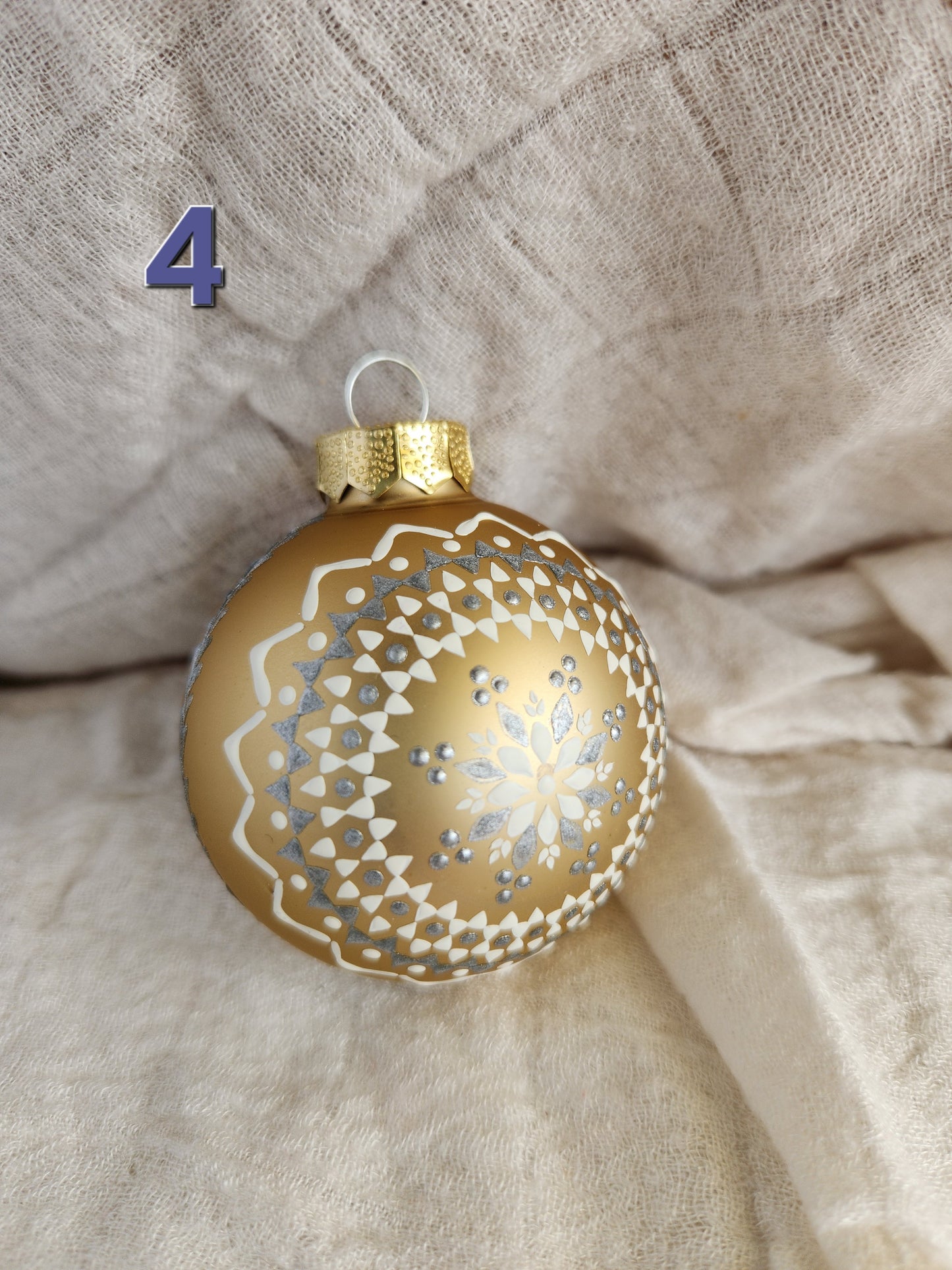 Sorbian Christmas Bauble (Gold - white/silver)