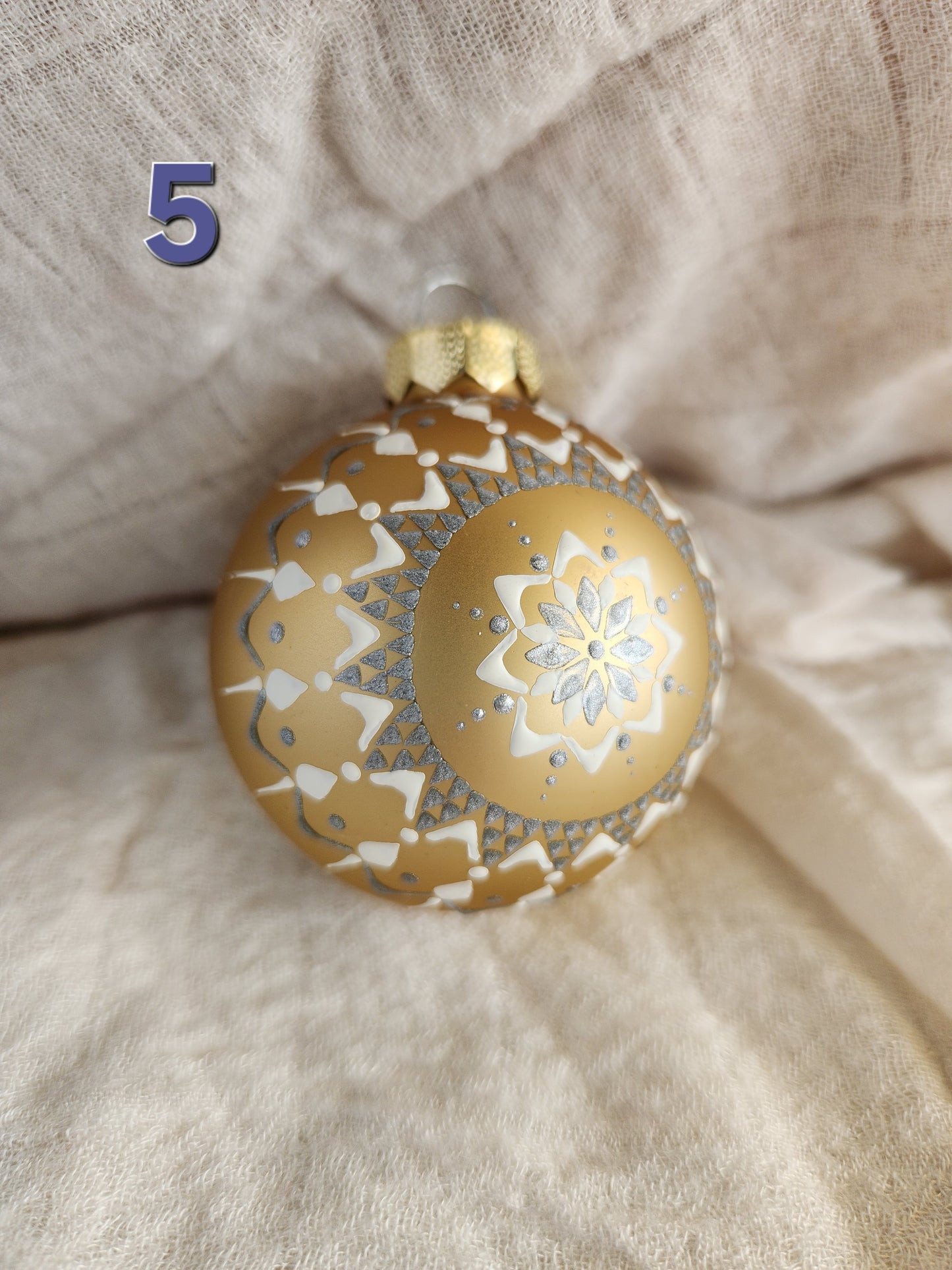Sorbian Christmas Bauble (Gold - white/silver)