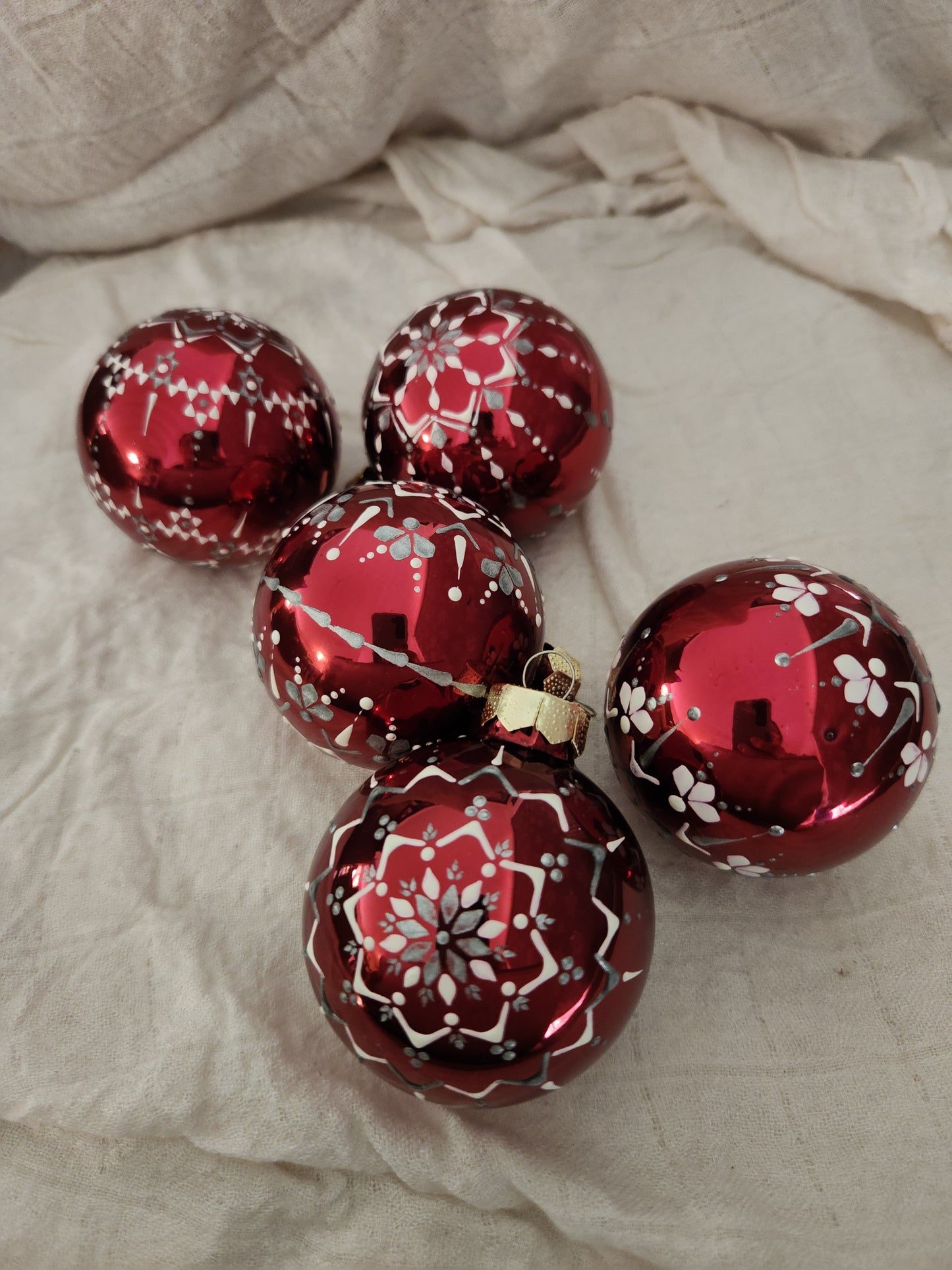 Sorbian Christmas Baubles (Red - white/silver)