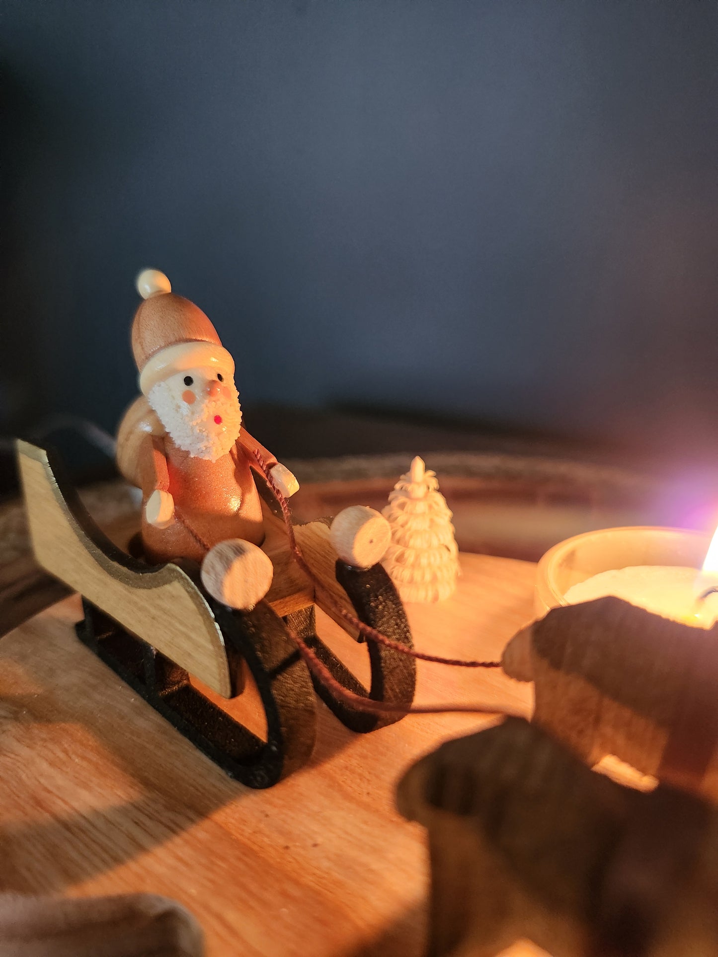 Candleholder 'Santa and His Reindeer'