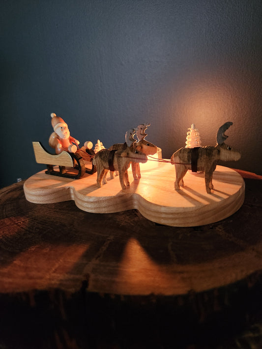 Candleholder 'Santa and His Reindeer'