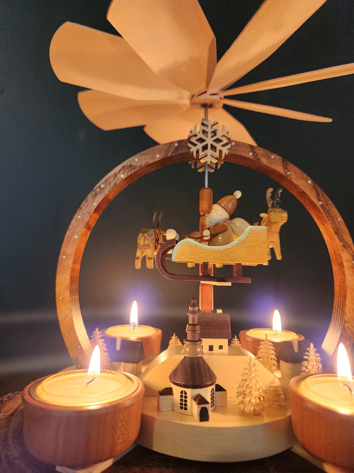 Pyramid 'Christmas Magic'